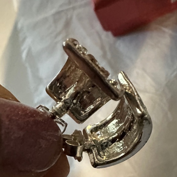 Avon vinegar day to night Earrings - Picture 5 of 10